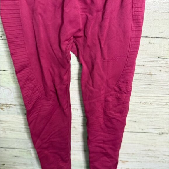 Gymshark Pink High-Waisted Leggings for Ultimate Comfort size small - Picture 5 of 6